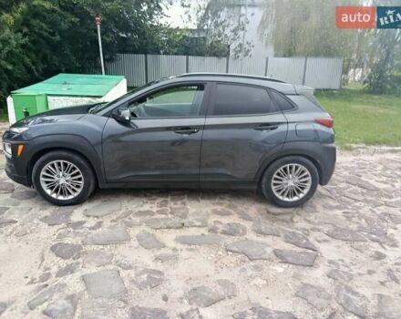 Серый Хендай Kona, объемом двигателя 2 л и пробегом 86 тыс. км за 15500 $, фото 2 на Automoto.ua