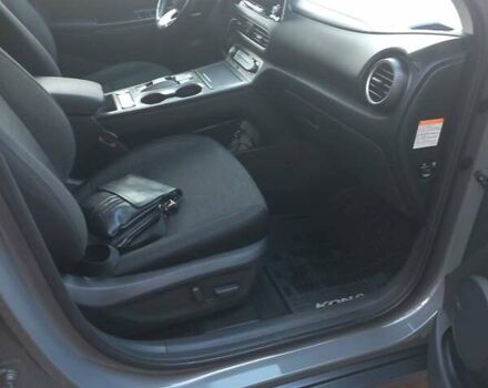 Серый Хендай Kona, объемом двигателя 0 л и пробегом 115 тыс. км за 17300 $, фото 13 на Automoto.ua