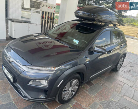 Серый Хендай Kona, объемом двигателя 0 л и пробегом 124 тыс. км за 16500 $, фото 5 на Automoto.ua