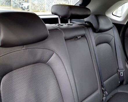 Сірий Хендай Kona, об'ємом двигуна 0 л та пробігом 109 тис. км за 17500 $, фото 4 на Automoto.ua