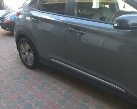 Серый Хендай Kona, объемом двигателя 0 л и пробегом 115 тыс. км за 17300 $, фото 8 на Automoto.ua