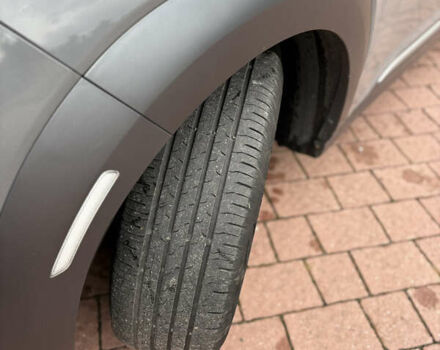 Сірий Хендай Kona, об'ємом двигуна 0 л та пробігом 114 тис. км за 17000 $, фото 17 на Automoto.ua