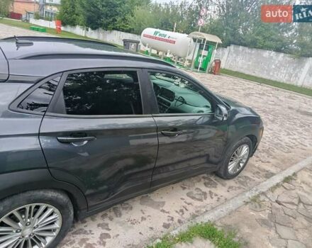 Серый Хендай Kona, объемом двигателя 2 л и пробегом 86 тыс. км за 15500 $, фото 5 на Automoto.ua