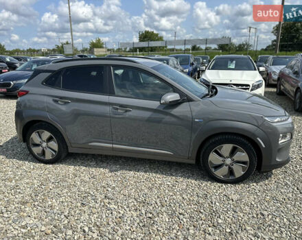 Серый Хендай Kona, объемом двигателя 0 л и пробегом 133 тыс. км за 16300 $, фото 12 на Automoto.ua