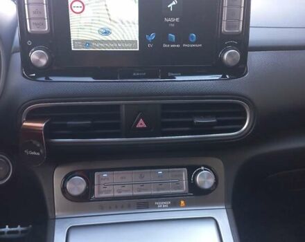 Серый Хендай Kona, объемом двигателя 0 л и пробегом 115 тыс. км за 17300 $, фото 7 на Automoto.ua