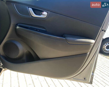 Серый Хендай Kona, объемом двигателя 1.6 л и пробегом 152 тыс. км за 15800 $, фото 21 на Automoto.ua