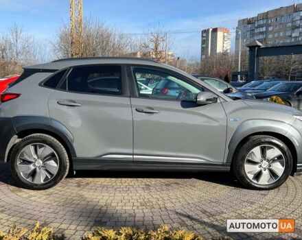 Серый Хендай Kona, объемом двигателя 64 л и пробегом 119 тыс. км за 16999 $, фото 7 на Automoto.ua