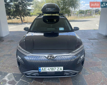 Серый Хендай Kona, объемом двигателя 0 л и пробегом 124 тыс. км за 16500 $, фото 2 на Automoto.ua