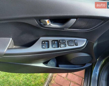 Сірий Хендай Kona, об'ємом двигуна 2 л та пробігом 79 тис. км за 13300 $, фото 13 на Automoto.ua