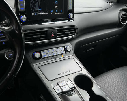 Сірий Хендай Kona, об'ємом двигуна 0 л та пробігом 113 тис. км за 17000 $, фото 23 на Automoto.ua