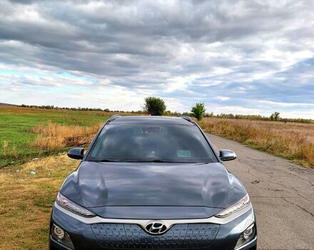 Сірий Хендай Kona, об'ємом двигуна 0 л та пробігом 109 тис. км за 17500 $, фото 3 на Automoto.ua