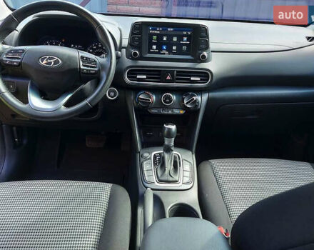 Сірий Хендай Kona, об'ємом двигуна 2 л та пробігом 79 тис. км за 13300 $, фото 9 на Automoto.ua