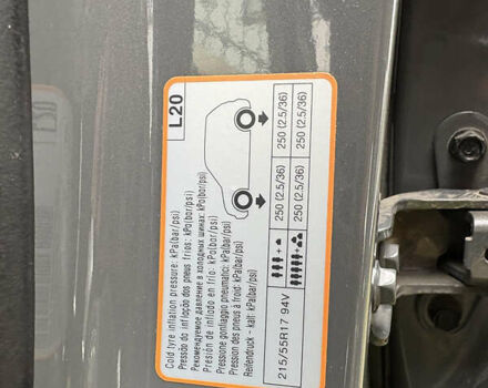 Сірий Хендай Kona, об'ємом двигуна 0 л та пробігом 114 тис. км за 17000 $, фото 3 на Automoto.ua