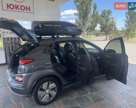 Серый Хендай Kona, объемом двигателя 0 л и пробегом 124 тыс. км за 16500 $, фото 20 на Automoto.ua