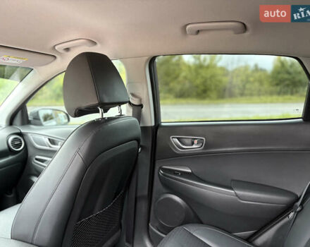 Сірий Хендай Kona, об'ємом двигуна 0 л та пробігом 114 тис. км за 17000 $, фото 36 на Automoto.ua