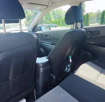 Сірий Хендай Kona, об'ємом двигуна 2 л та пробігом 111 тис. км за 15500 $, фото 6 на Automoto.ua