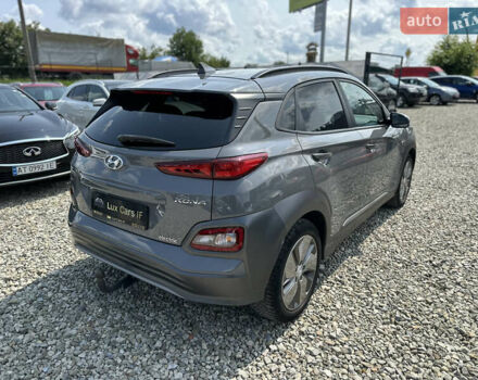 Серый Хендай Kona, объемом двигателя 0 л и пробегом 133 тыс. км за 16300 $, фото 10 на Automoto.ua