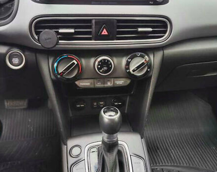 Сірий Хендай Kona, об'ємом двигуна 2 л та пробігом 90 тис. км за 16500 $, фото 8 на Automoto.ua