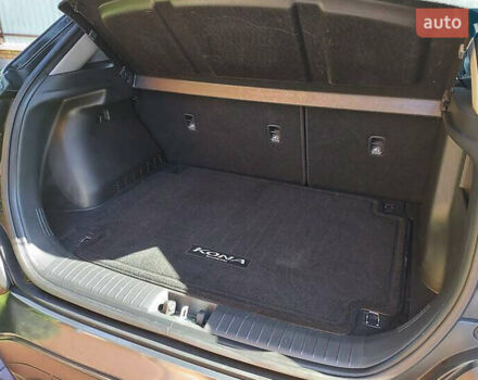 Сірий Хендай Kona, об'ємом двигуна 2 л та пробігом 79 тис. км за 13300 $, фото 8 на Automoto.ua