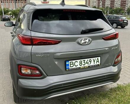 Серый Хендай Kona, объемом двигателя 0 л и пробегом 120 тыс. км за 16500 $, фото 1 на Automoto.ua