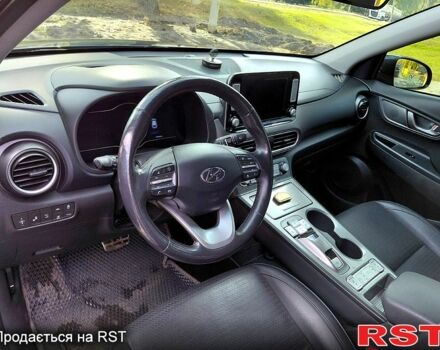 Сірий Хендай Kona, об'ємом двигуна 0 л та пробігом 109 тис. км за 17500 $, фото 4 на Automoto.ua