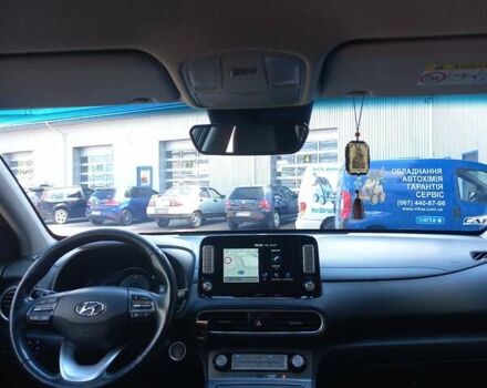 Серый Хендай Kona, объемом двигателя 0 л и пробегом 115 тыс. км за 17300 $, фото 3 на Automoto.ua