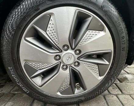 Серый Хендай Kona, объемом двигателя 0 л и пробегом 120 тыс. км за 16500 $, фото 11 на Automoto.ua