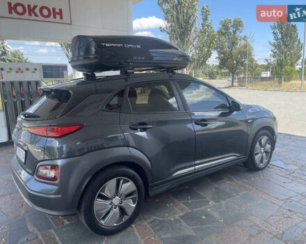 Серый Хендай Kona, объемом двигателя 0 л и пробегом 124 тыс. км за 16500 $, фото 11 на Automoto.ua