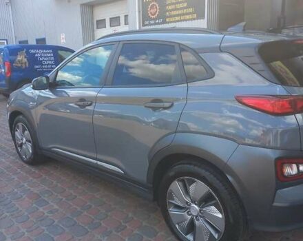 Серый Хендай Kona, объемом двигателя 0 л и пробегом 115 тыс. км за 17300 $, фото 24 на Automoto.ua