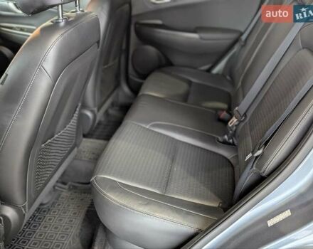 Сірий Хендай Kona, об'ємом двигуна 1.59 л та пробігом 75 тис. км за 15500 $, фото 13 на Automoto.ua