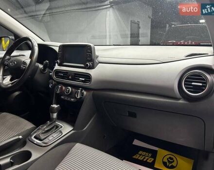 Сірий Хендай Kona, об'ємом двигуна 2 л та пробігом 55 тис. км за 15800 $, фото 20 на Automoto.ua