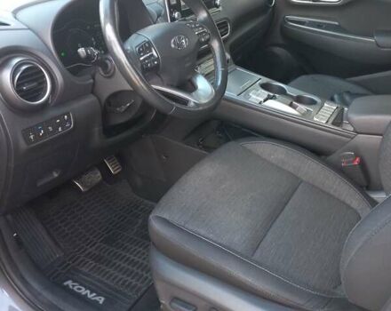 Серый Хендай Kona, объемом двигателя 0 л и пробегом 115 тыс. км за 17300 $, фото 20 на Automoto.ua