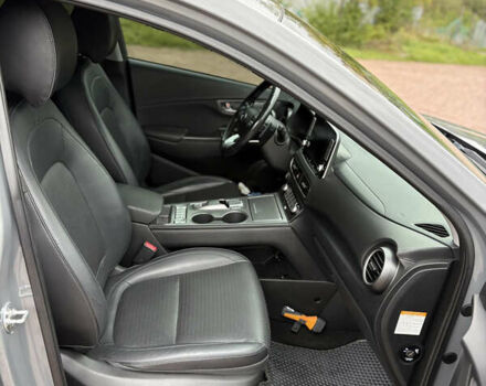 Сірий Хендай Kona, об'ємом двигуна 0 л та пробігом 114 тис. км за 17000 $, фото 28 на Automoto.ua