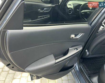 Серый Хендай Kona, объемом двигателя 0 л и пробегом 96 тыс. км за 17300 $, фото 15 на Automoto.ua