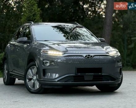 Серый Хендай Kona, объемом двигателя 0 л и пробегом 96 тыс. км за 17200 $, фото 2 на Automoto.ua
