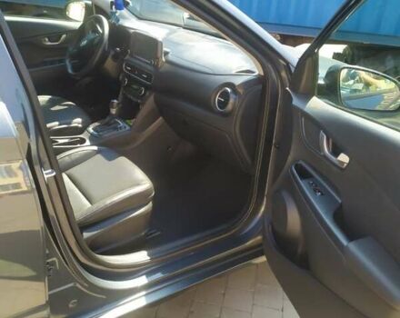 Серый Хендай Kona, объемом двигателя 1.6 л и пробегом 77 тыс. км за 15500 $, фото 2 на Automoto.ua