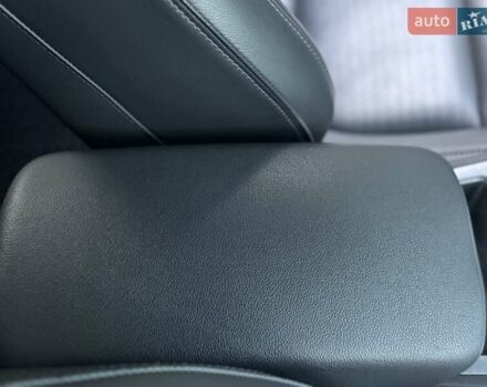 Серый Хендай Kona, объемом двигателя 0 л и пробегом 96 тыс. км за 17200 $, фото 55 на Automoto.ua