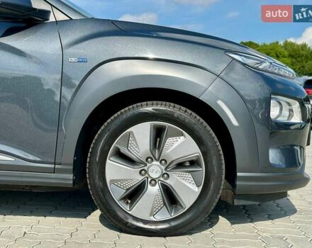 Серый Хендай Kona, объемом двигателя 0 л и пробегом 137 тыс. км за 16700 $, фото 4 на Automoto.ua