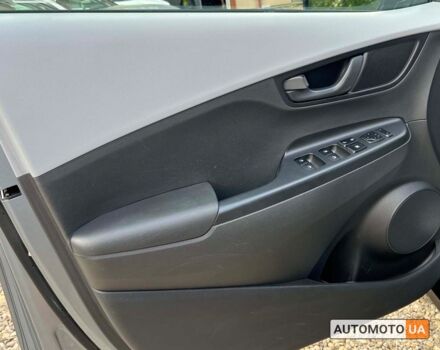 Серый Хендай Kona, объемом двигателя 2 л и пробегом 106 тыс. км за 17600 $, фото 13 на Automoto.ua