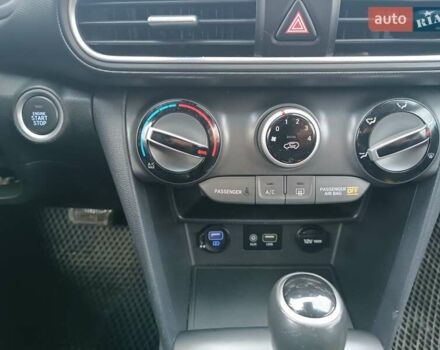 Сірий Хендай Kona, об'ємом двигуна 2 л та пробігом 112 тис. км за 14200 $, фото 29 на Automoto.ua