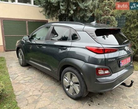 Серый Хендай Kona, объемом двигателя 0 л и пробегом 80 тыс. км за 18900 $, фото 2 на Automoto.ua