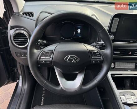 Сірий Хендай Kona, об'ємом двигуна 0 л та пробігом 71 тис. км за 17700 $, фото 36 на Automoto.ua