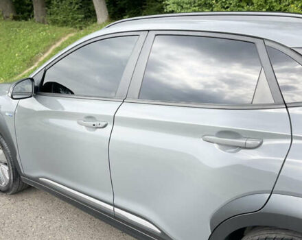 Сірий Хендай Kona, об'ємом двигуна 0 л та пробігом 109 тис. км за 17000 $, фото 6 на Automoto.ua