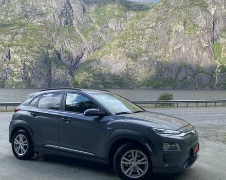 Серый Хендай Kona, объемом двигателя 0 л и пробегом 107 тыс. км за 16600 $, фото 9 на Automoto.ua