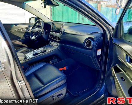 Сірий Хендай Kona, об'ємом двигуна 0 л та пробігом 108 тис. км за 16300 $, фото 11 на Automoto.ua