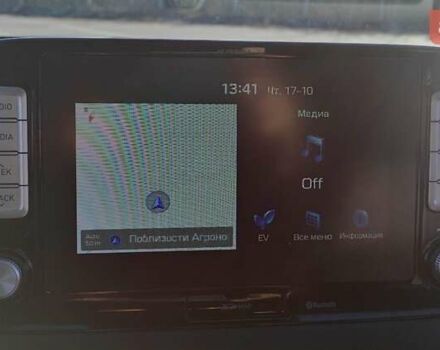 Сірий Хендай Kona, об'ємом двигуна 0 л та пробігом 71 тис. км за 17500 $, фото 9 на Automoto.ua