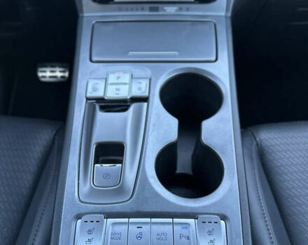 Серый Хендай Kona, объемом двигателя 0 л и пробегом 126 тыс. км за 17300 $, фото 82 на Automoto.ua