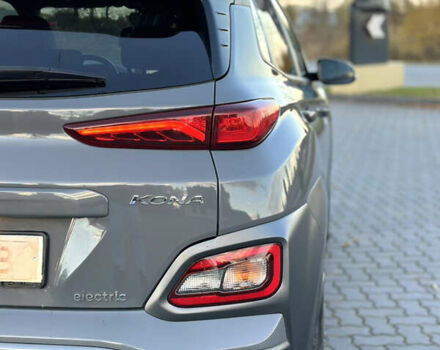 Серый Хендай Kona, объемом двигателя 0 л и пробегом 126 тыс. км за 17300 $, фото 19 на Automoto.ua