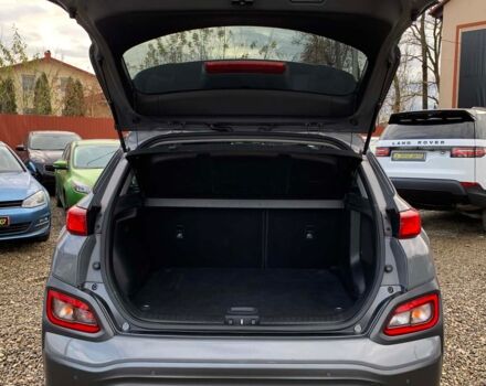 Серый Хендай Kona, объемом двигателя 64 л и пробегом 119 тыс. км за 17900 $, фото 19 на Automoto.ua