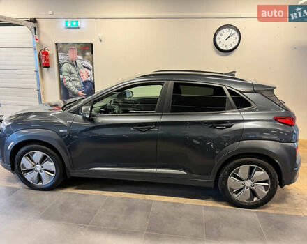 Серый Хендай Kona, объемом двигателя 0 л и пробегом 85 тыс. км за 14450 $, фото 3 на Automoto.ua